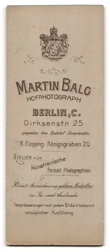 Fotografie Martin Balg, Berlin, Portrait stattlicher Herr mit Vollbart und Zwicker