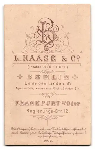 Fotografie L. Haase & Co., Berlin, Portrait junger Herr im Anzug mit Krawatte und Zwirbelbart