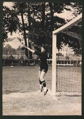 Fotografie Ansicht Wien, Frauen-Handball Polizeisport vs Postsport auf dem Polizeisportplatz Kaisermühlen