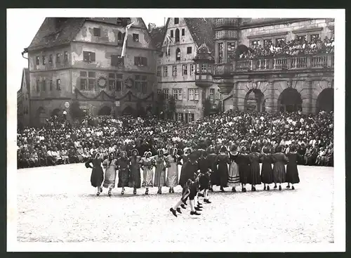 Fotografie Ansicht Rothenburg a/T, Schäfertanz zu Pfingsten