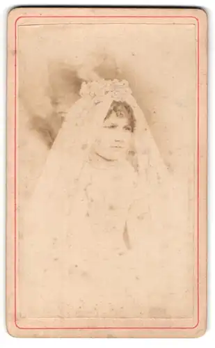 Fotografie Sebastian Rottmayer, Wasserburg, Portrait junge Dame im weissen Kleid mit Schleier