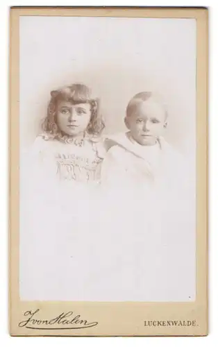 Fotografie J. von Halen, Luckenwalde, Portrait zwei Kleinkinder