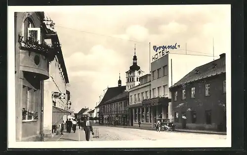 AK Chlumetz / Chlumec, Strassenpartie an der Zidlina, Hotel