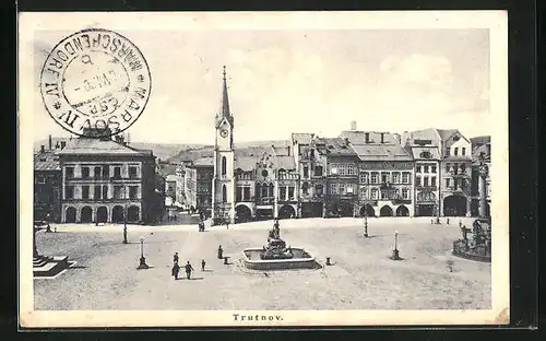 AK Trautenau / Trutnov, Ringplatz mit Brunnen und Kirche