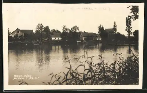 AK Bohuslavice, Rybnik Tláskal, Blick nach dem Ort