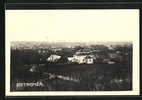 Foto-AK Ostromer, Totalansicht der Ortschaft