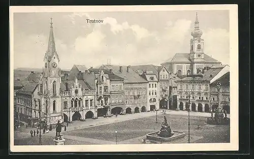 AK Trautenau / Trutnov, Marktplatz mit Brunnen
