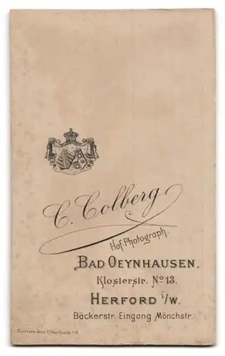 Fotografie C. Colberg, Bad Oeynhausen, Portrait junge Dame mit zurückgebundenem Haar