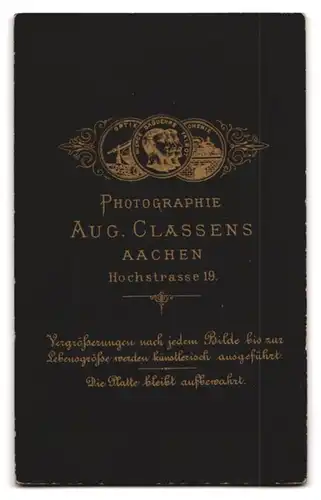 Fotografie Aug. Classens, Aachen, Portrait Fräulein mit zusammengebundenem Haar