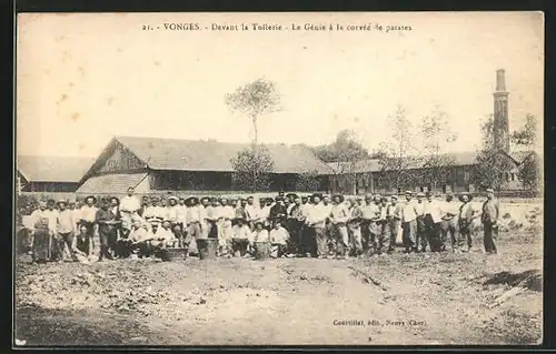 AK Vonges, Devant la Tuilerie -Le Gènie à la corvèe de patates