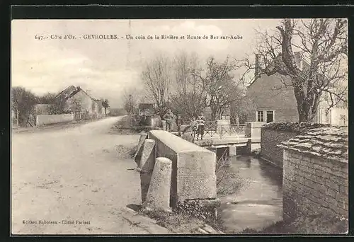 AK Gevrolles, Un coin de la Rivière et Routede Bar-sur-Aube