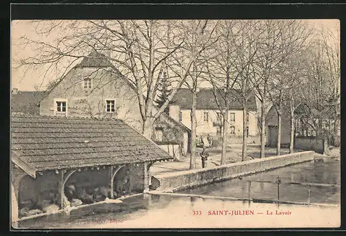 AK Saint-Julien, Le Lavoir, an der Waschstelle