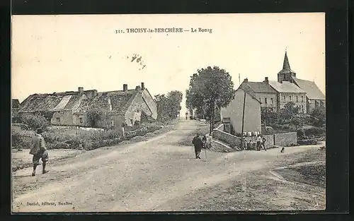 AK Thoisy-la-Berchère, Le Bourg, Strassengabelung
