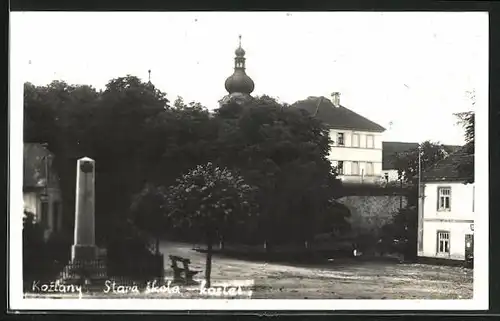 AK Kozlany, Schulgebäude mit Bebaumung