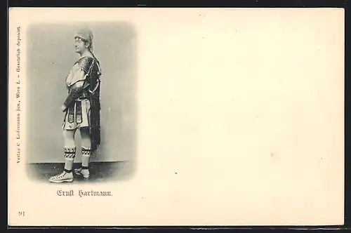 AK Schauspielerin Hedwig von Hentiens mit Schild