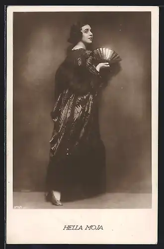 AK Schauspielerin Hella Moja mit Handfächer