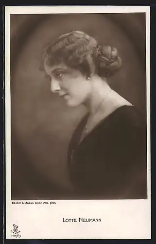 AK Schauspielerin Lotte Neumann in schwarzweiss fotografiert