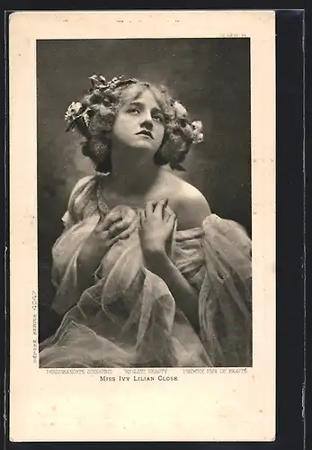 AK Schauspielerin Ivy Lilian Close im Kleid