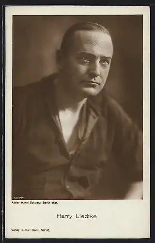 AK Schauspieler Harry Liedtke mit entschlossenem Gesicht