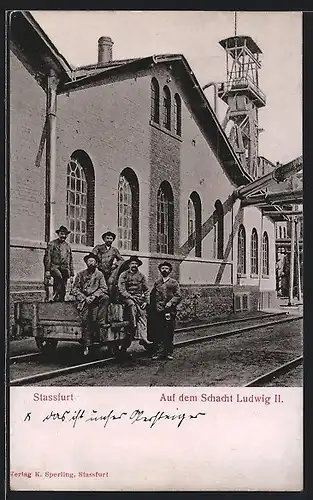 AK Stassfurt, Schacht Ludwig II., Arbeitergruppe mit Lore