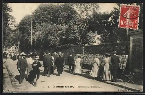 AK Motnmorency, Bolevard de l`Ermitage, AK-Verkauf auf der Strasse, Ansichtskartengeschichte
