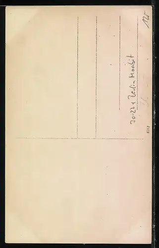 Foto-AK Soldat in Uniformmantel mit Säbel