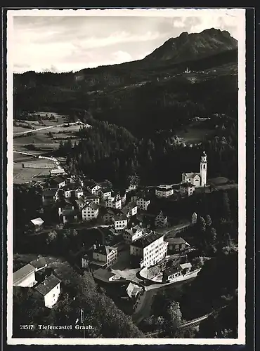 AK Tiefencastel /Graub, Teilansicht mit Kirche