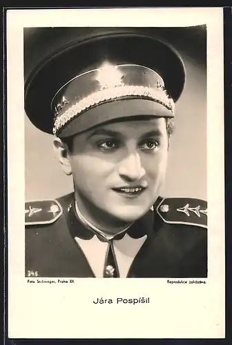 AK Opernsängerin Jára Pospisil im Kostüm
