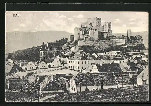 AK Rábi, Ortsansicht mit Burgruine