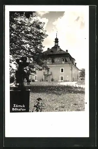 AK Beharov, Zamek