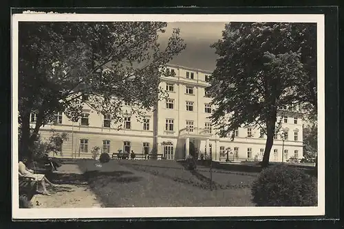 AK Konstantinsbad, Hotel Kurhaus mit Gästen