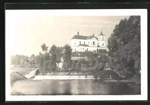 AK Prestice, Uferpartie mit Blick zum Schloss