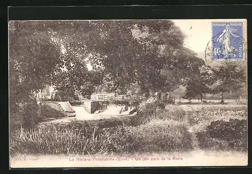 AK La Rivière-Thibouville, Un joli coin de la Risle