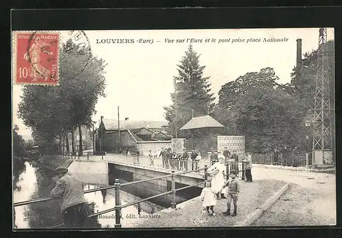 AK Louviers, Vue sur l'Eure et le pont prise place Nationale