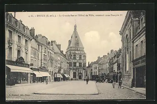 AK Dreux, La Grande-Rue et l`Hôtel de Ville