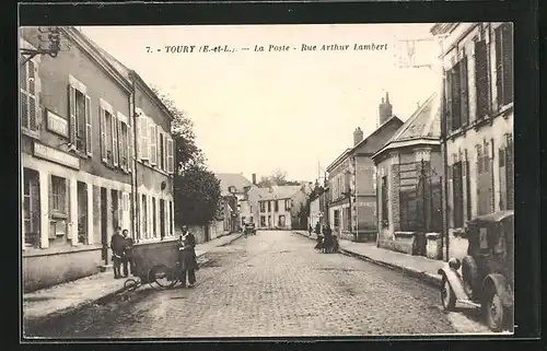 AK Toury, La Poste, Rue Arthur Lambert