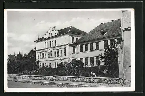 AK Bernarditz / Bernartice, Strassenpartie in der Ortschaft