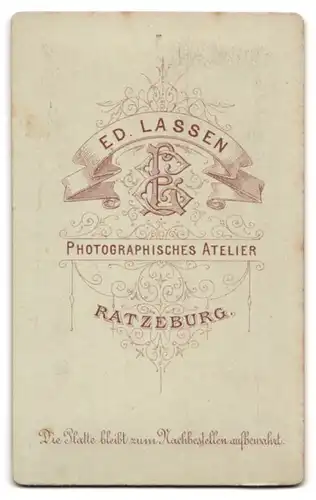 Fotografie Ed. Lassen, Ratzeburg, Portrait betagter Herr mit Kinnbart