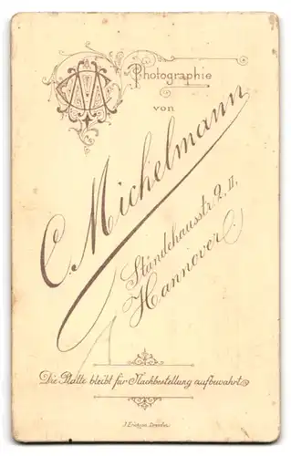 Fotografie C. Michelmann, Hannover, Frau mit Kind in Sonntagskleidung
