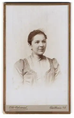 Fotografie Otto Ochernal, Geithain, Frau im weissen Kleid