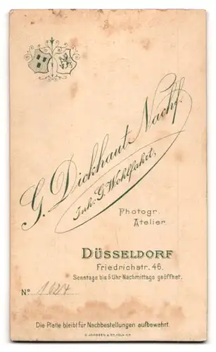 Fotografie G. Dickhaut Nachf., Düsseldorf, Portrait stattlicher Herr mit Fliege und Vollbart