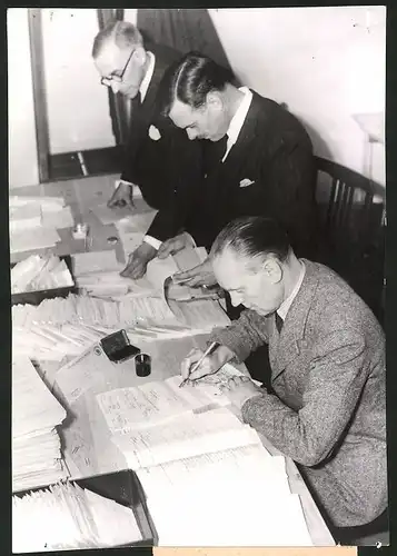 Fotografie Rekrutenbüro in englischem Arbeitsamt im Juli 1939