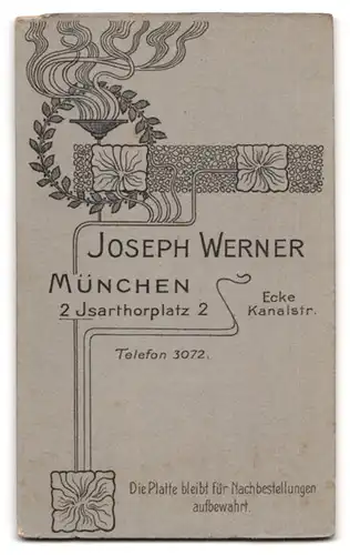 Fotografie Joseph Werner, München, Portrait junger Mann im Anzug mit Krawatte