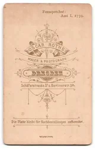 Fotografie Osc. Rothe, Dresden, Portrait Kleinkind in Kleid