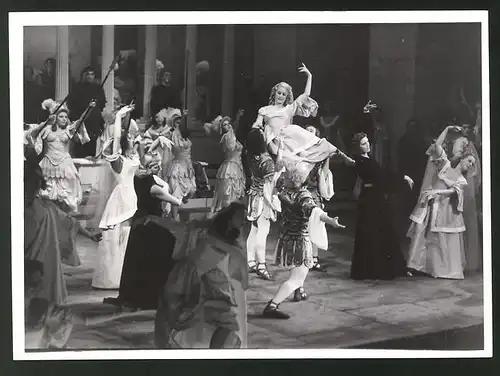 Fotografie Iphigenie in Aulis von Chr. W. Glick in der Wiener Staatsoper