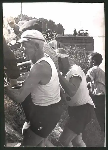 Fotografie Ansicht Wien, Ankunft der Nibelungenfahrer an der Reichsbrücke