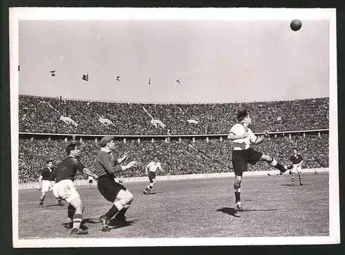 Fotografie Ansicht Wien, Fussballspiel Deutschland - Ungarn im Olympiastadion 1940