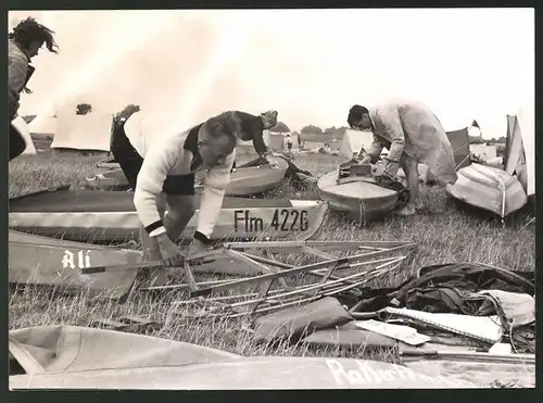 Fotografie Ansicht Wien, Kanufahrer an der Reichsbrücke