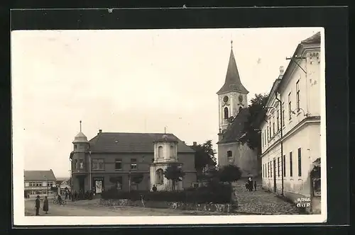 AK Bernatice u Tabora, Drogeriegeschäfte bei der Kirche