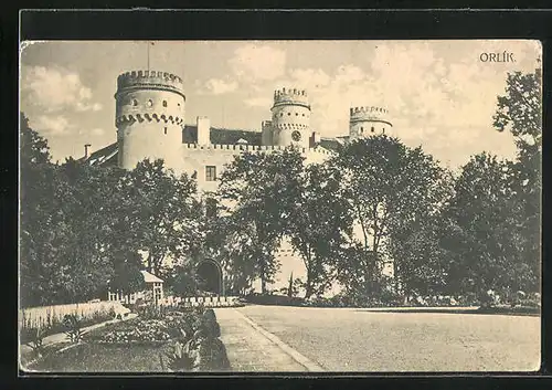 AK Orlik, Ansicht vom Schlosseingang